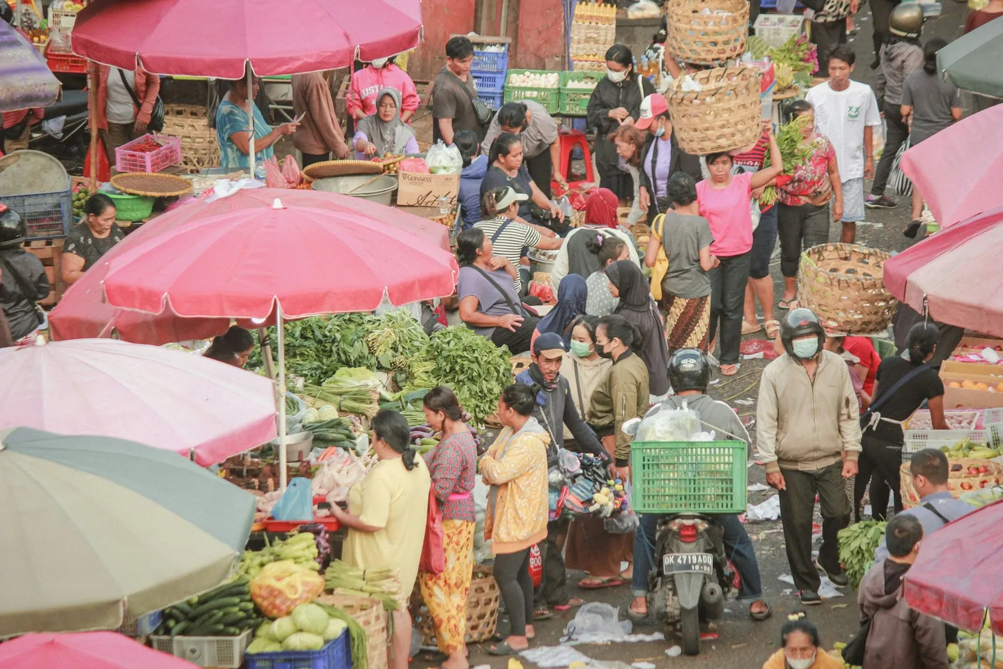 Indonesia Java market bandung-unsplash.jpg