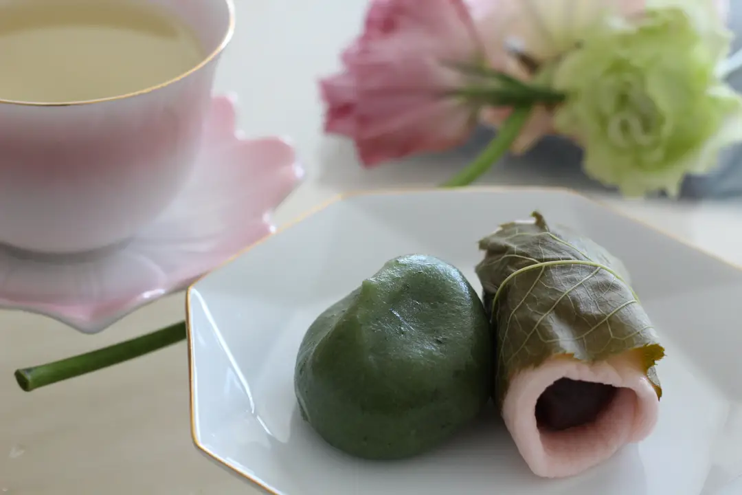 Présentation des mochi et de thé