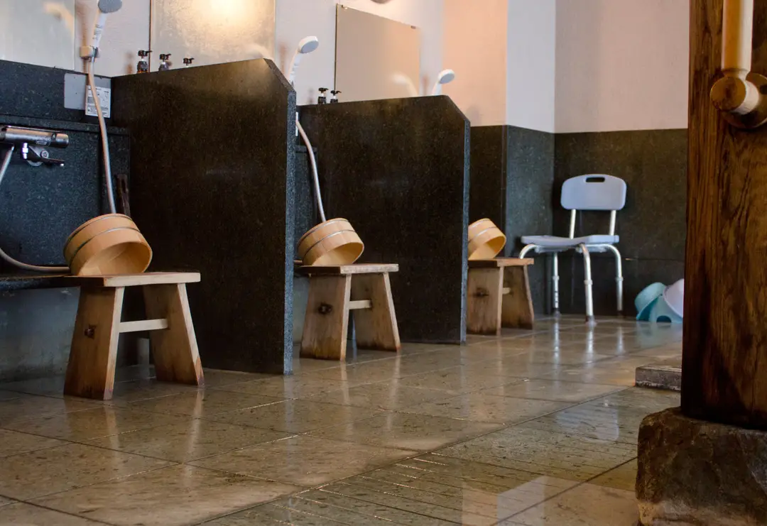 Douche dans un onsen