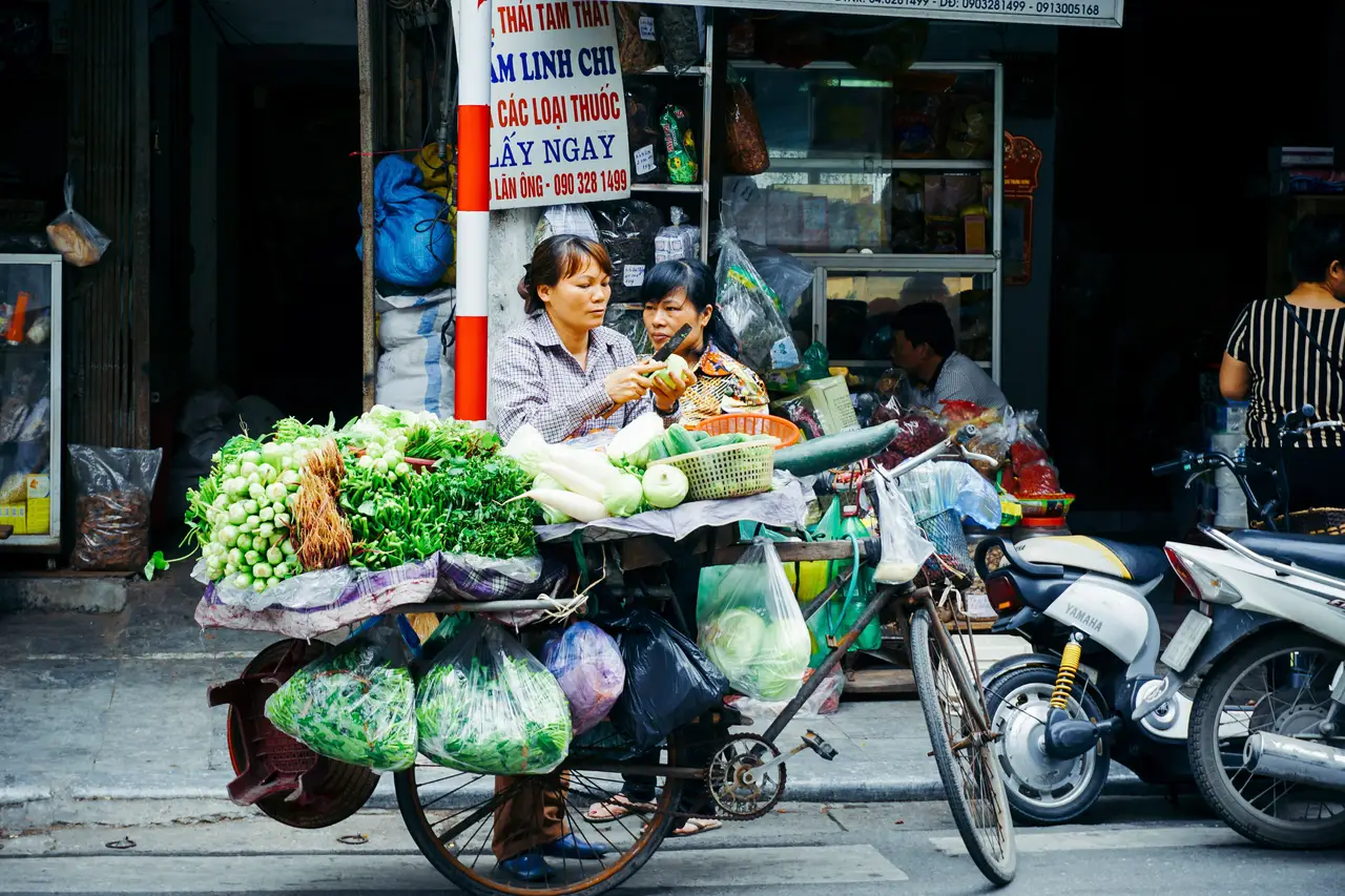 choi moi-culture-people-market