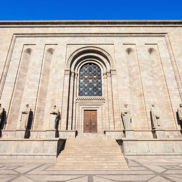 armenia-erevan-matenadaran