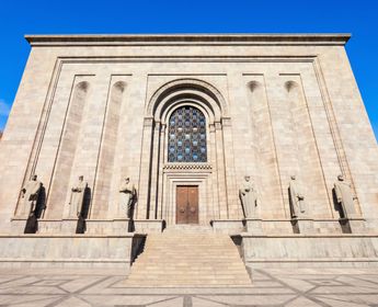 armenia-erevan-matenadaran