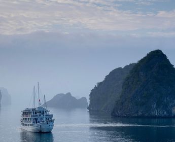 Vietnam-Halong-boat
