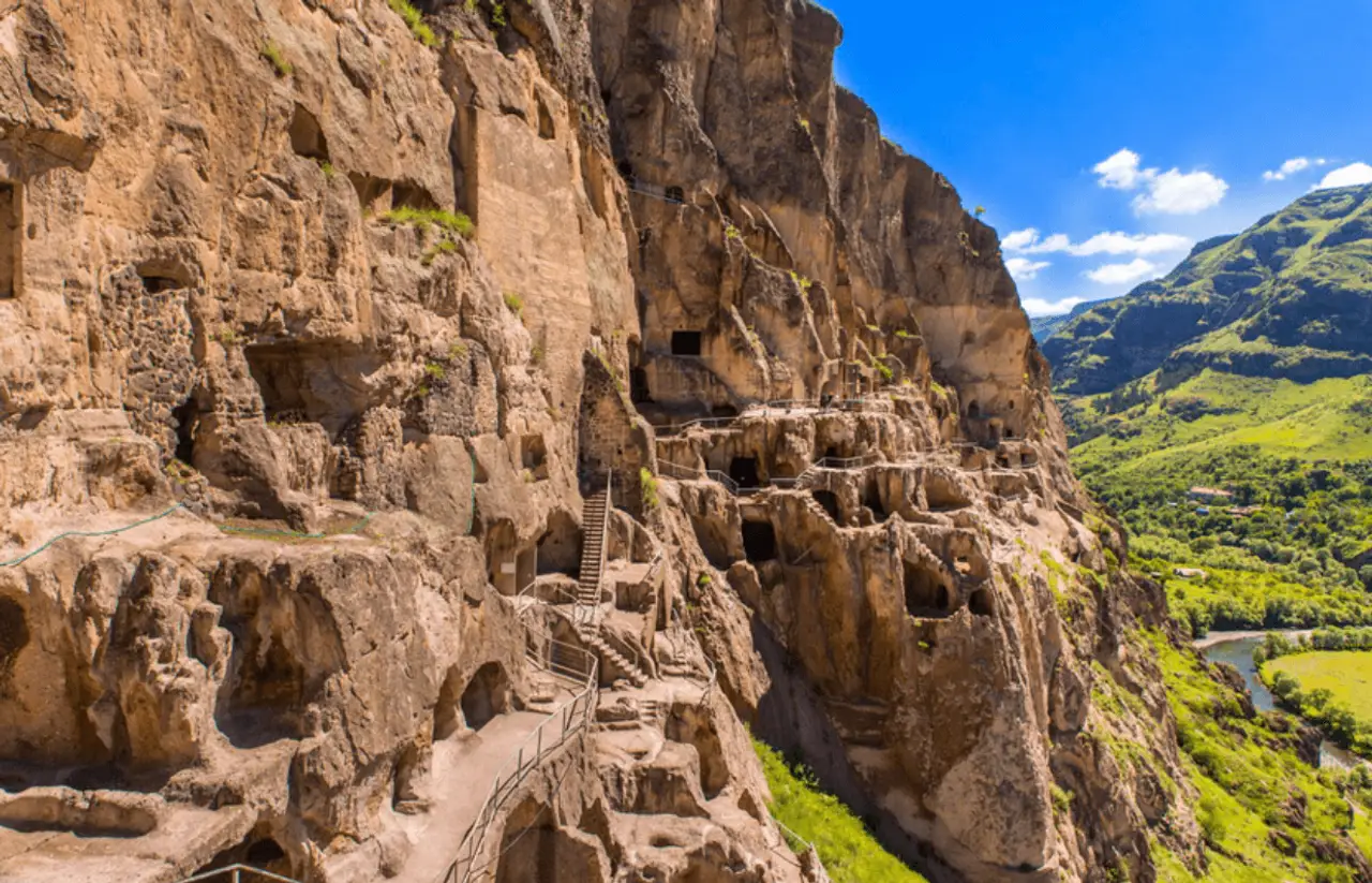Gyumri-Vardzia