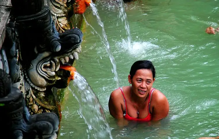 voyage-bali-tour-horizon-woman
