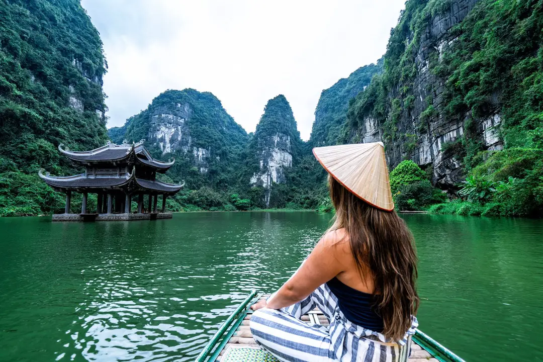 Vietnam-Halong-Bay-Traveler