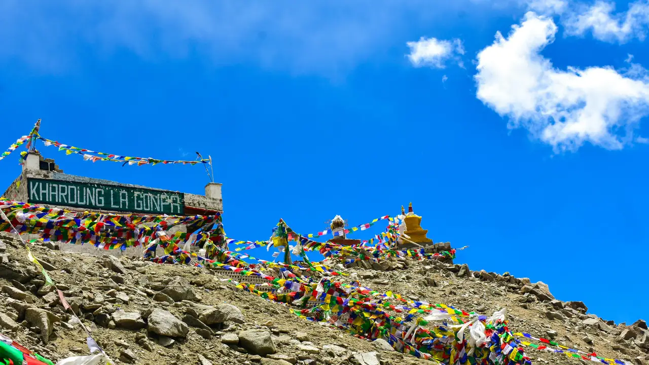 Kardung La au ladakh avec Shanti Travel