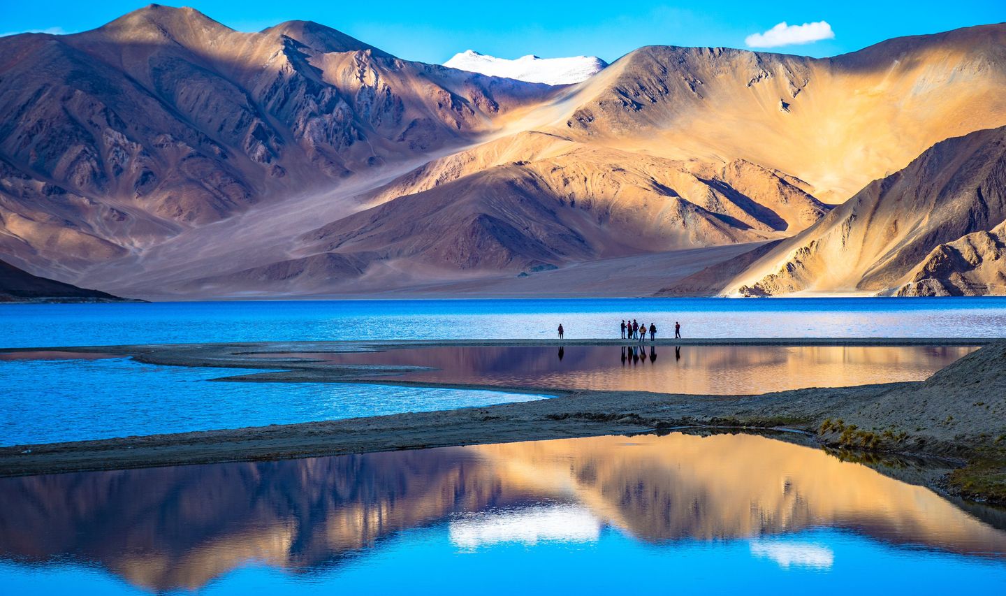 Autour d'un lac lors d'un voyage en petit groupe au Ladakh