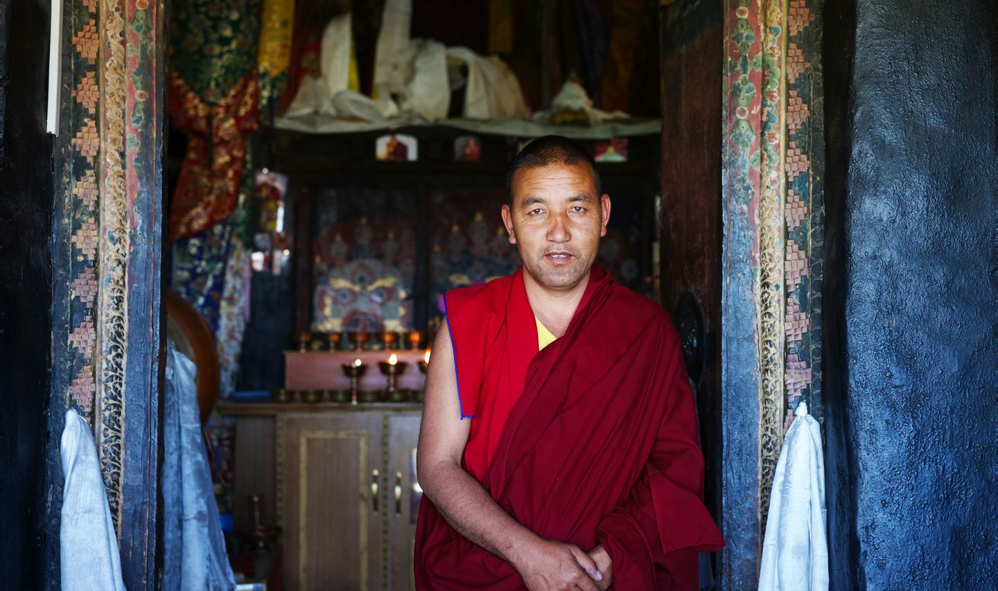 Voyage en Inde, Ladakh : Moine en habit de prière