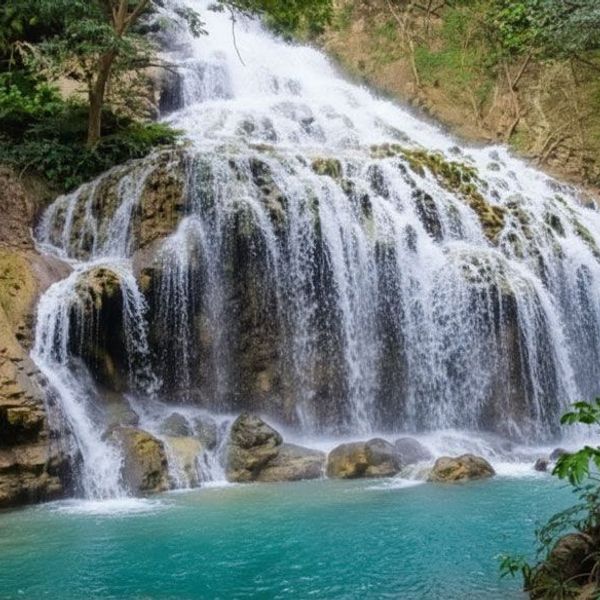 Besuch des Lapopu Wasserfall auf dem Weg nach Wera auf Sumba