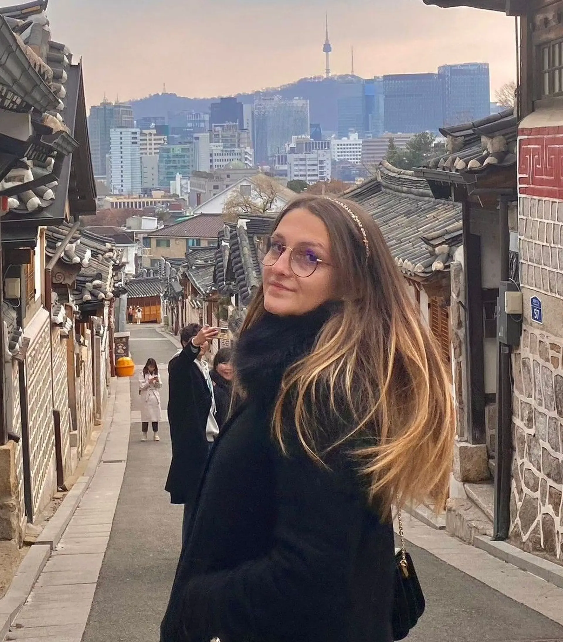 Portrait de Lisa Mariette, experte Shanti Travel en Corée du Sud, fascinée par le mont Hiei, la nature tranquille et les expériences immersives.