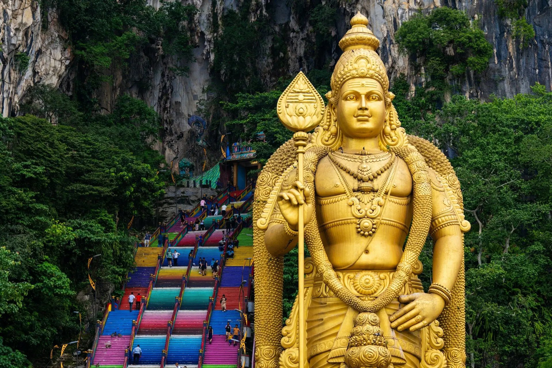 Les impressionnantes grottes de Batu en Malaisie