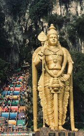 Voyage en Malaisie, Visite des grottes de Batu