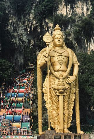 Voyage en Malaisie, Visite des grottes de Batu