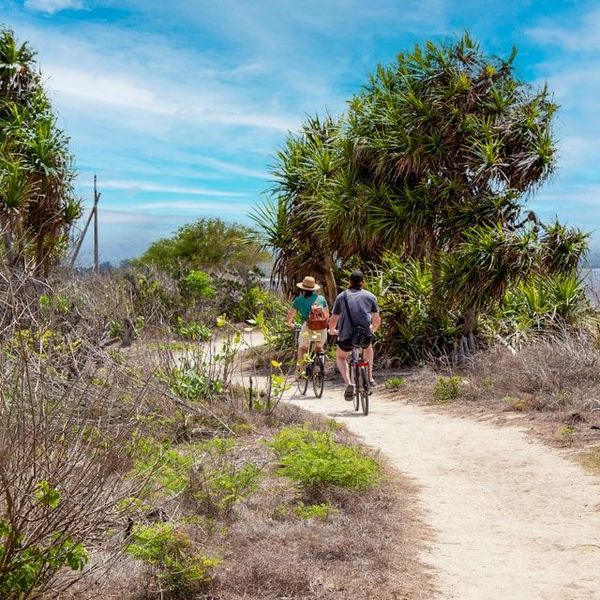 Mit dem Fahrrad auf Gili in Indonesien