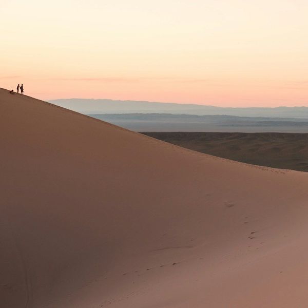 Le désert de Gobi et ses immenses dunes à explorer lors d'un voyage en Mongolie