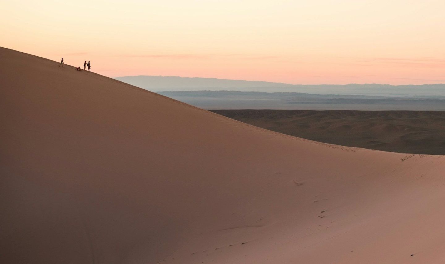 Le désert de Gobi et ses immenses dunes à explorer lors d'un voyage en Mongolie