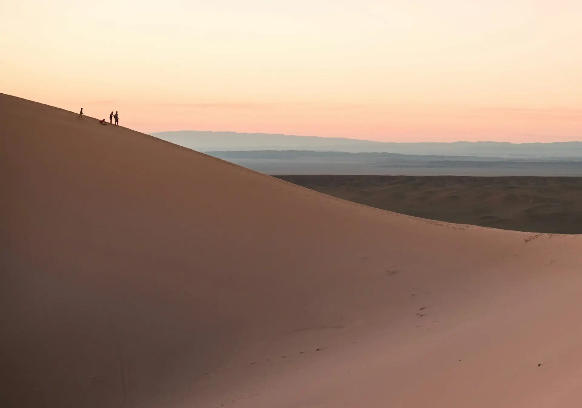 Le désert de Gobi et ses immenses dunes à explorer lors d'un voyage en Mongolie