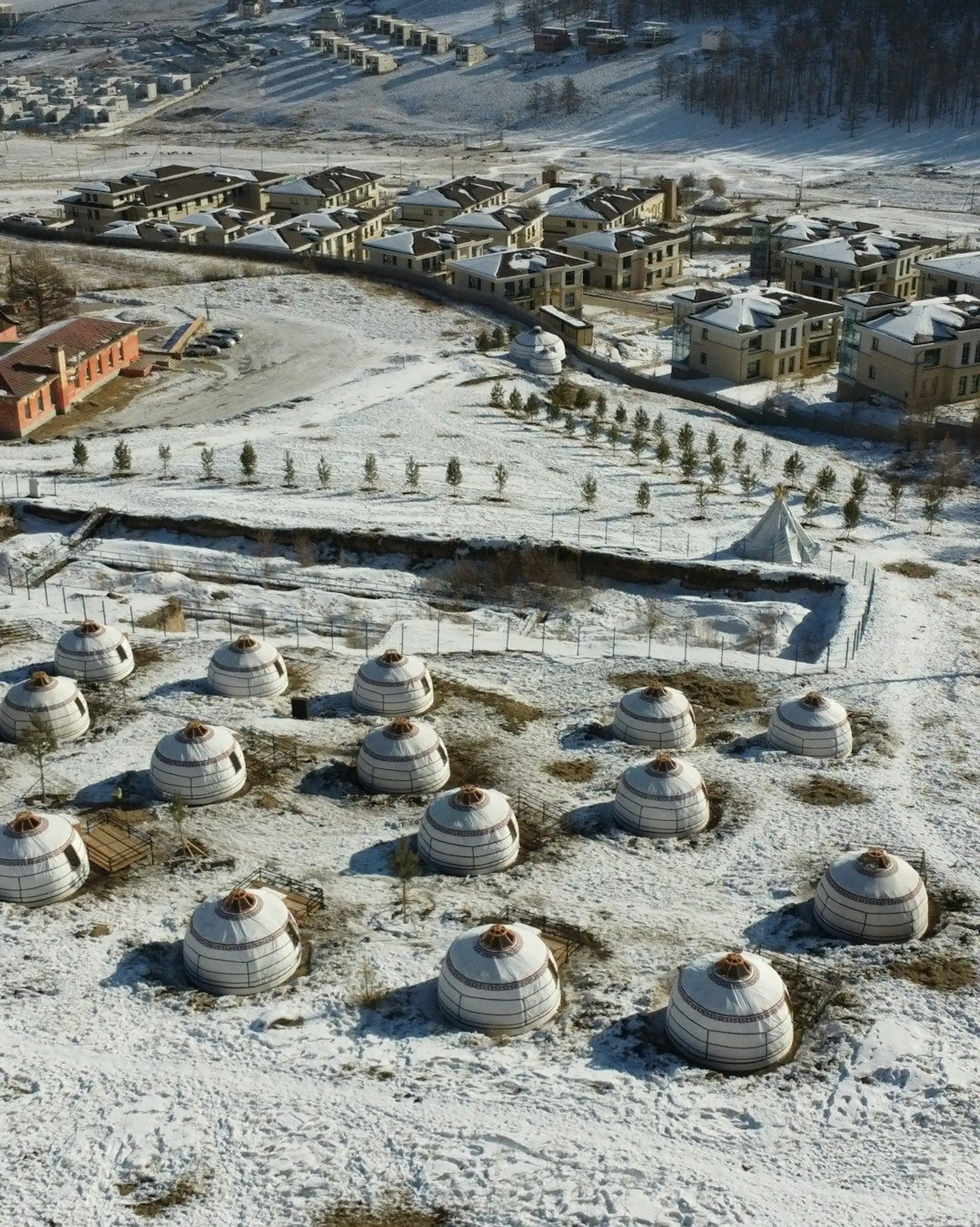 Les yourtes d'Oulan-Bator sous la neige hivernale de Mongolie