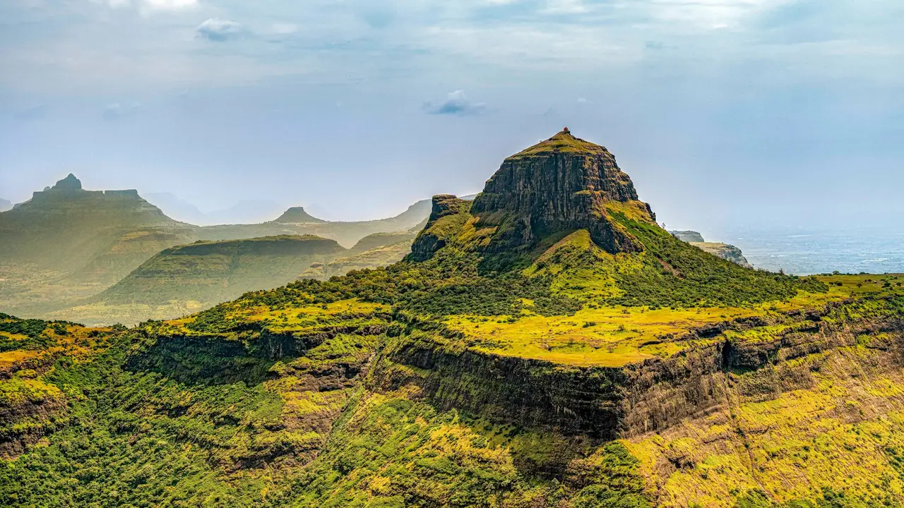 La région verdoyante de Nashik en Inde Centrale, parfaite pour la randonnée