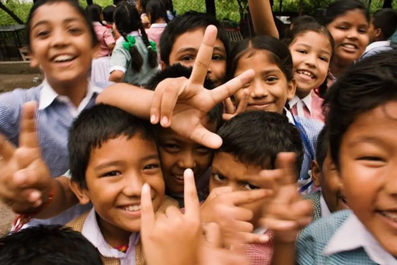 Nepalesische Kinder Willkommen in Nepal