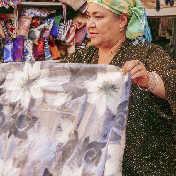 Voyage en Ouzbékistan – Marché aux tissus de Boukhara