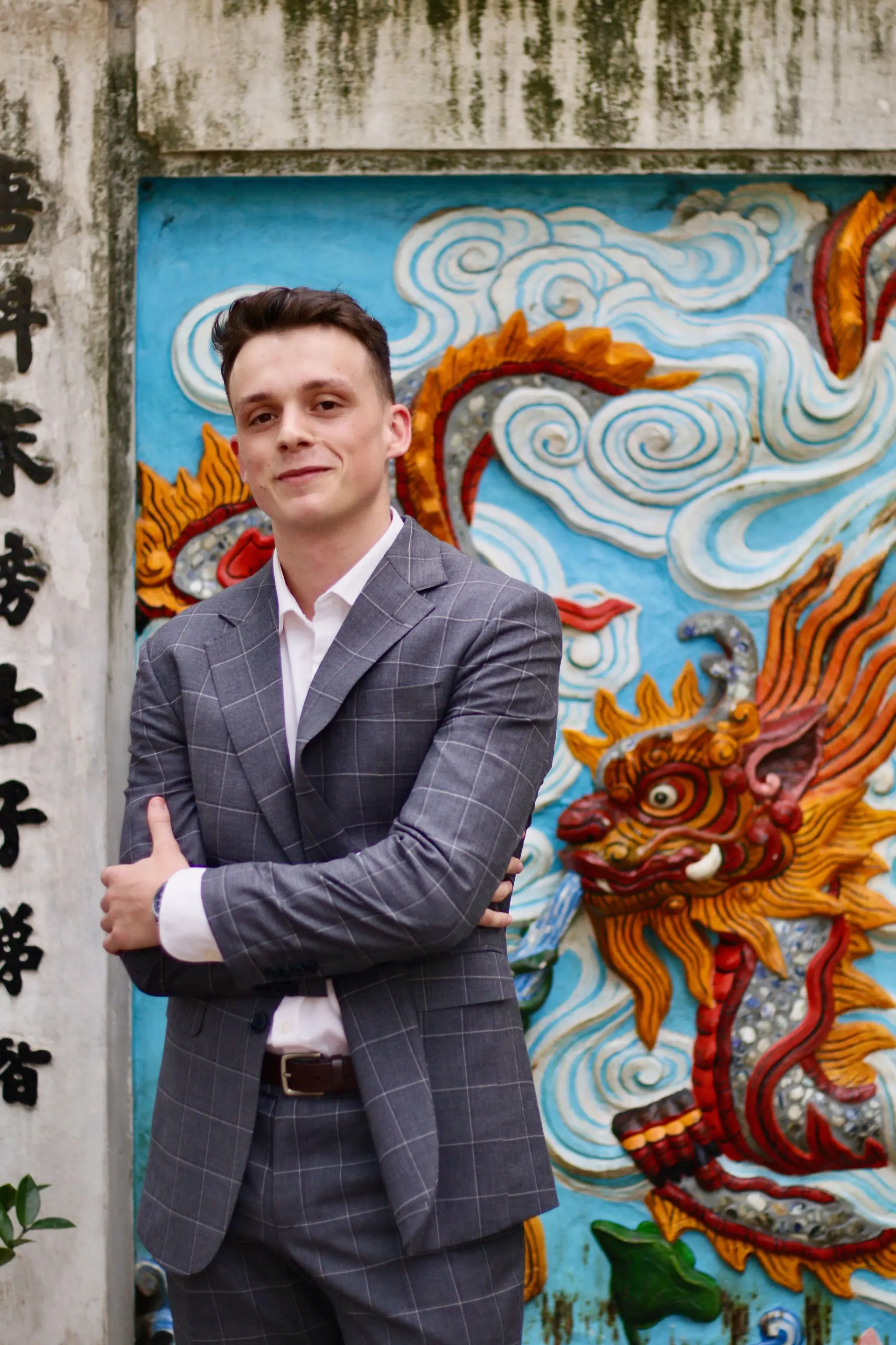 Portrait de Clément Garreau, expert Shanti Travel au Vietnam, passionné par les paysages de Pu Luong, les rizières et les traditions locales.