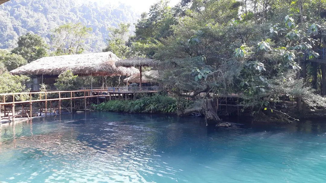 Eaux de la source de Suối Moọc, dans les environs du parc national de Phong Nha-Kẻ Bàng.
