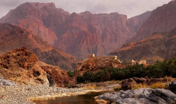 ville-historique-montagne-Oman