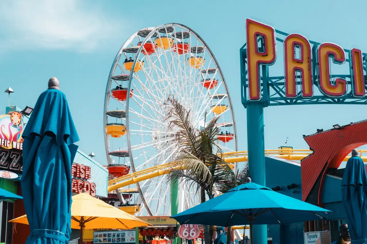 Le pier de Santa Monica, parfait pour un moment de détente lors d'un voyage en famille aux USA