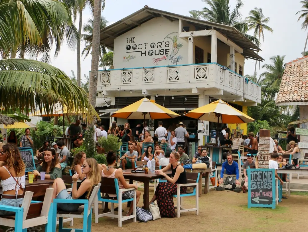 Sri Lanka restaurant beach-unsplash.jpg