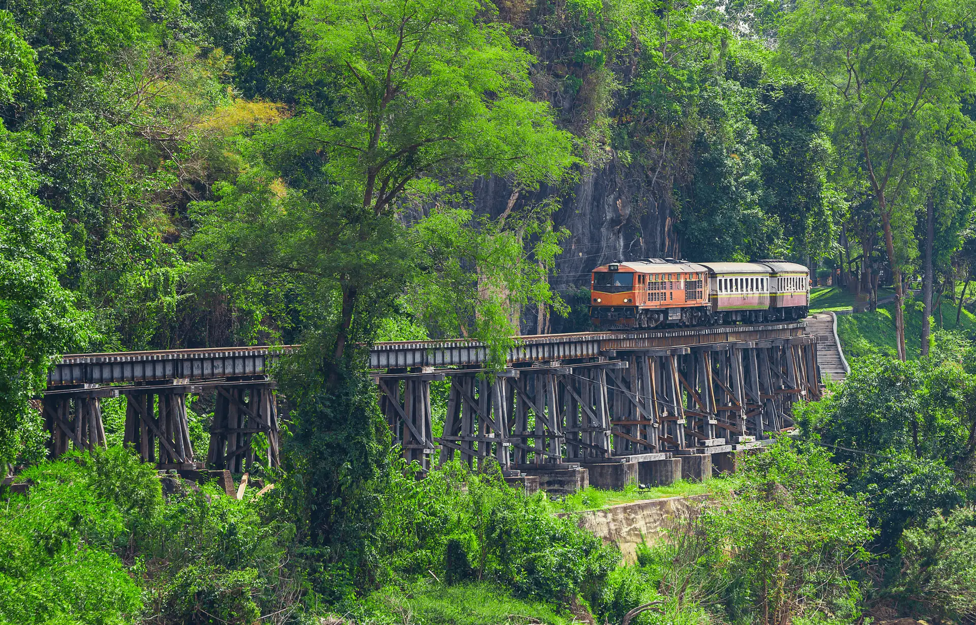 La Thaïlande en train