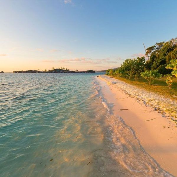 Entspannen am Strand von Togian auf Sulawesi