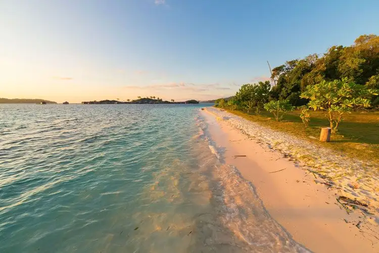 Entspannen am Strand von Togian auf Sulawesi