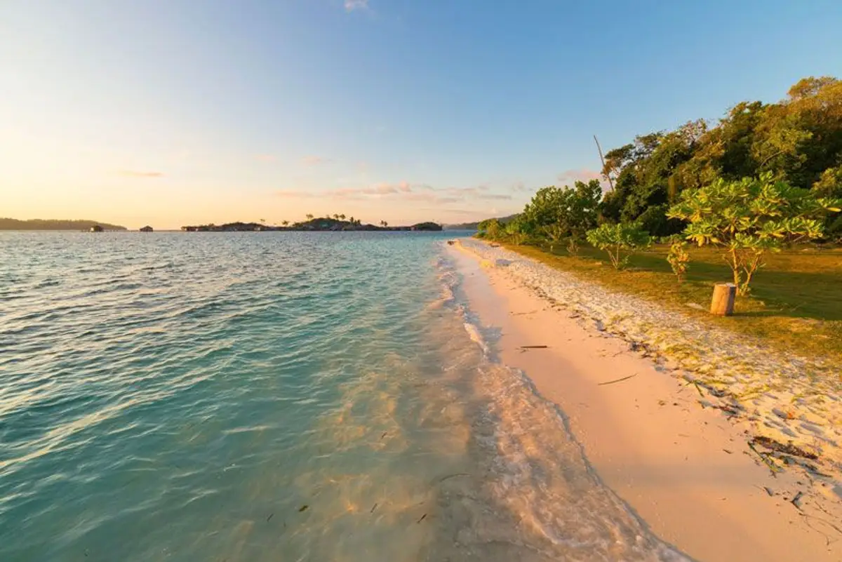 Entspannen am Strand von Togian auf Sulawesi