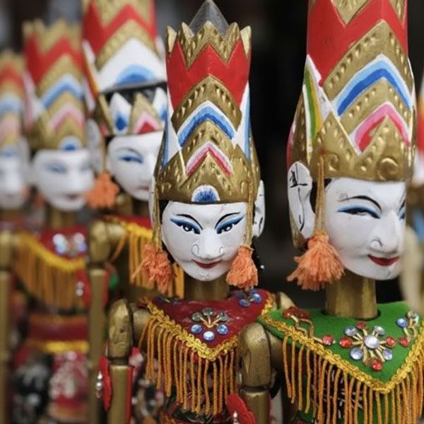 Traditionelle Marionetten auf traditionellem Markt in Bali Indonesien