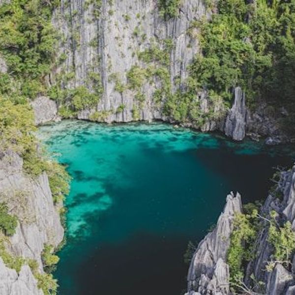 Schnorcheln in den türkisfarbigen Lagunen auf Coron auf den Philippinen