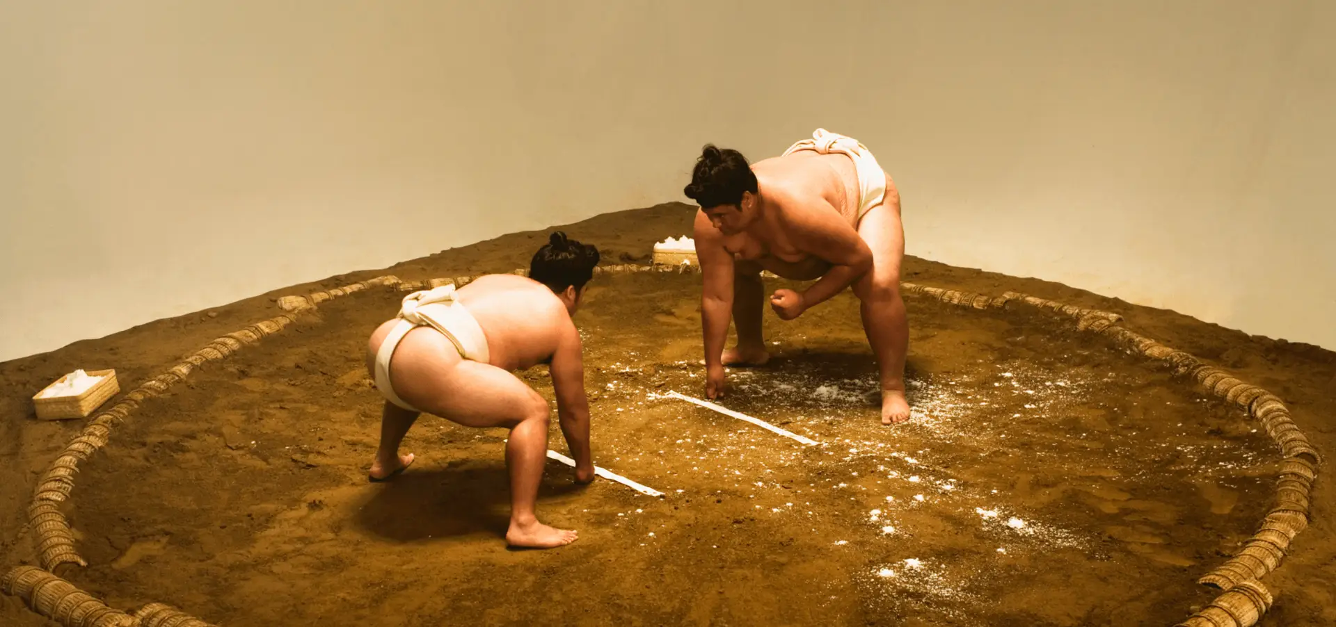 Voyage au Japon — observation d’un entraînement de sumo à Tokyo dans une écurie avec pratique matinale traditionnelle