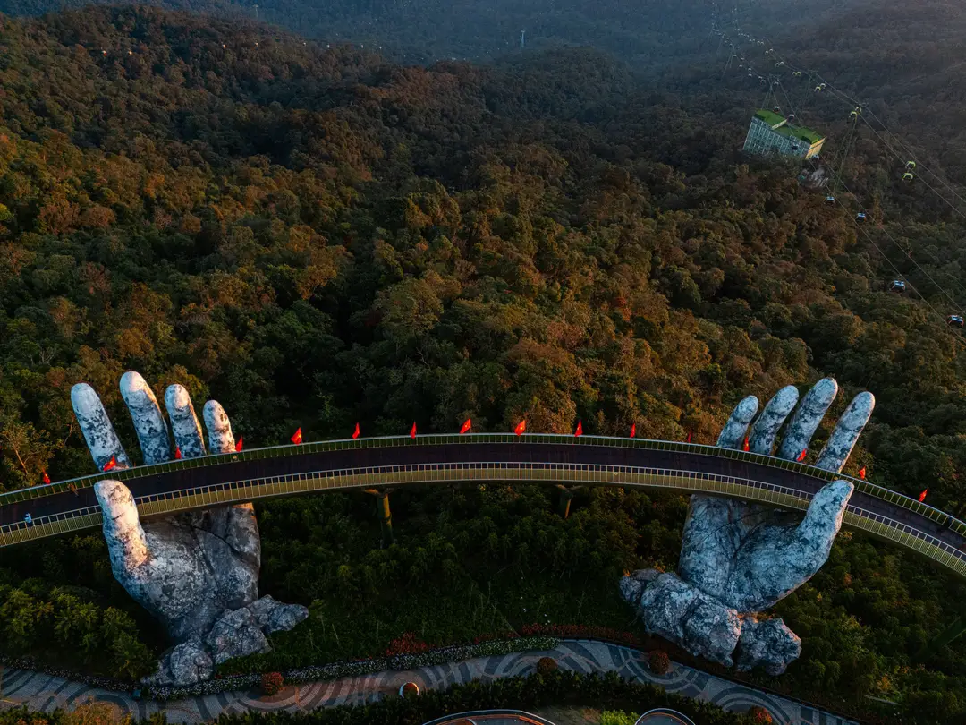 Vue sur le Golden Bridge, à Ba Na Hills, près de Da Nang.