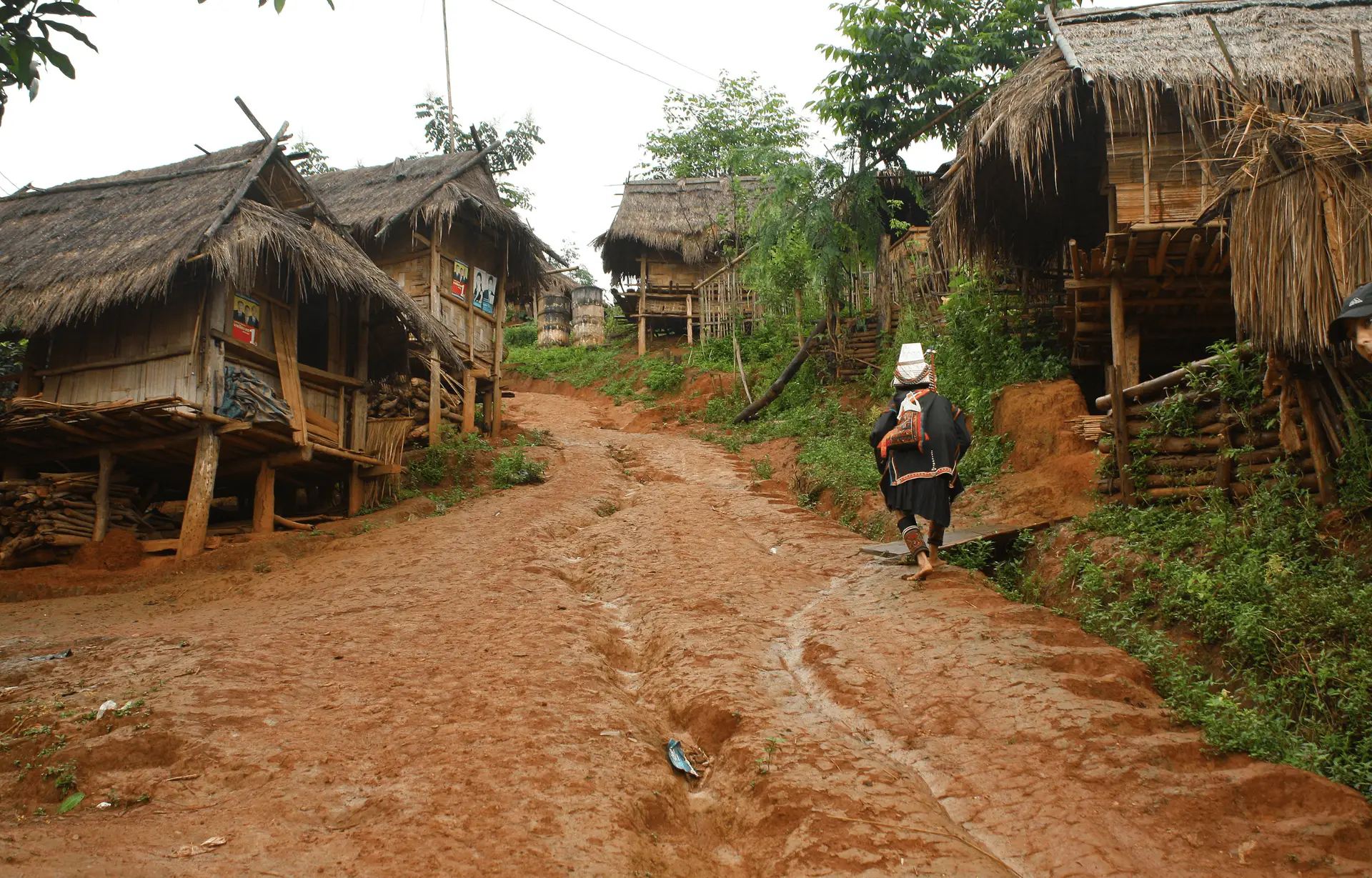 Voyage en Thaïlande — immersion dans un village Akha en famille à Chiang Rai avec rencontre locale et nuit chez l’habitant
