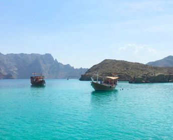 Croisière-dans-le-fjord-Khor-Sham