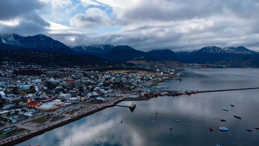 Vue aérienne d'Ushuaia, la ville la plus méridionale d'Argentine