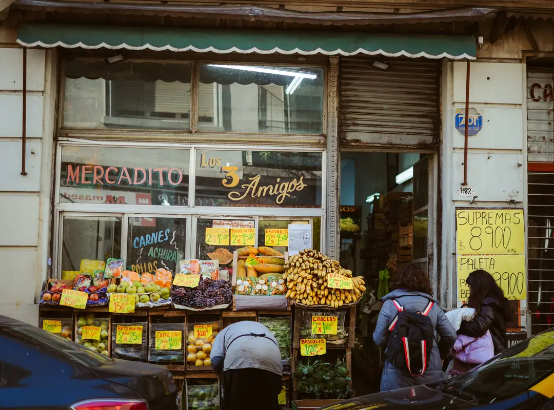 Marché de quartier dans une rue de Buenos Aires