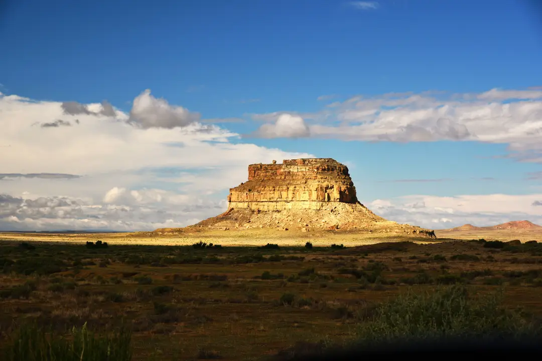 Fajada Butte, formation rocheuse emblématique du Chaco Culture National Historical Park, au Nouveau-Mexique