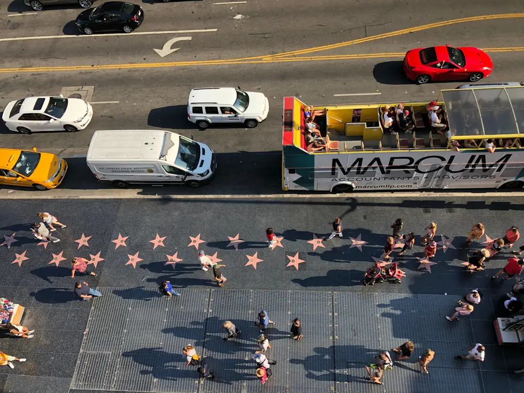 Le Hollywood Walk of Fame, fréquenté par les visiteurs au cœur de Hollywood.