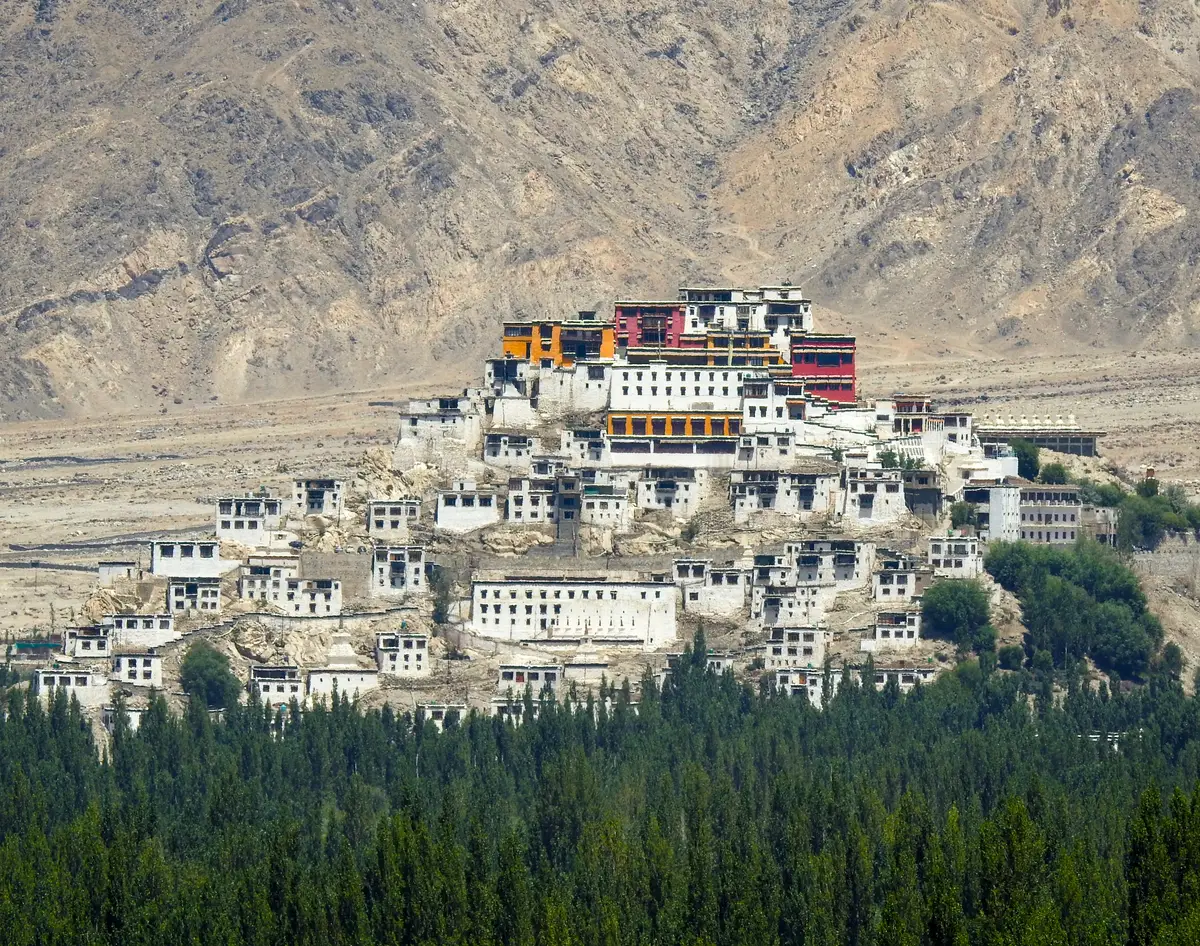 Monastere d'Alchi au Ladakh avec une agence locale