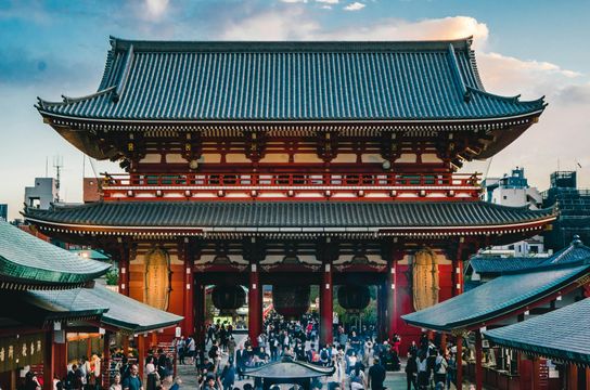 Voyage en Asie – porte Hozomon du temple Senso-ji dans le quartier d’Asakusa à Tokyo