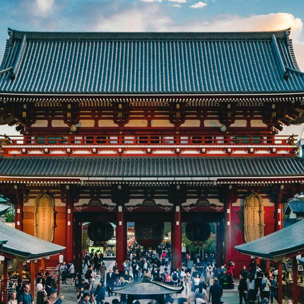 Voyage en Asie – porte Hozomon du temple Senso-ji dans le quartier d’Asakusa à Tokyo