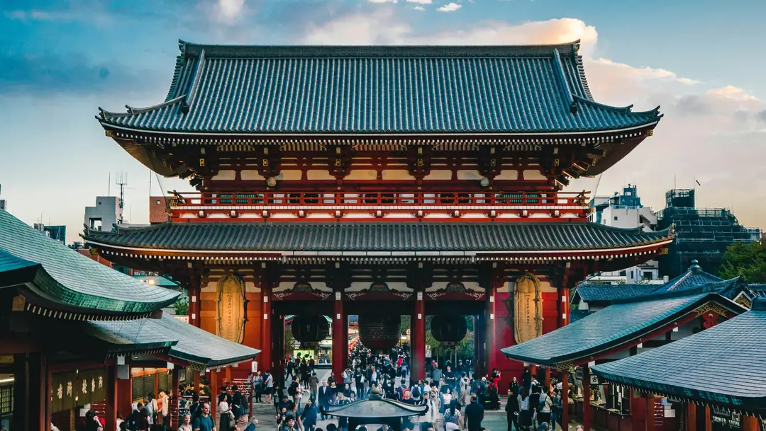 Voyage en Asie — temple traditionnel à Asakusa Tokyo architecture japonaise et sanctuaire historique