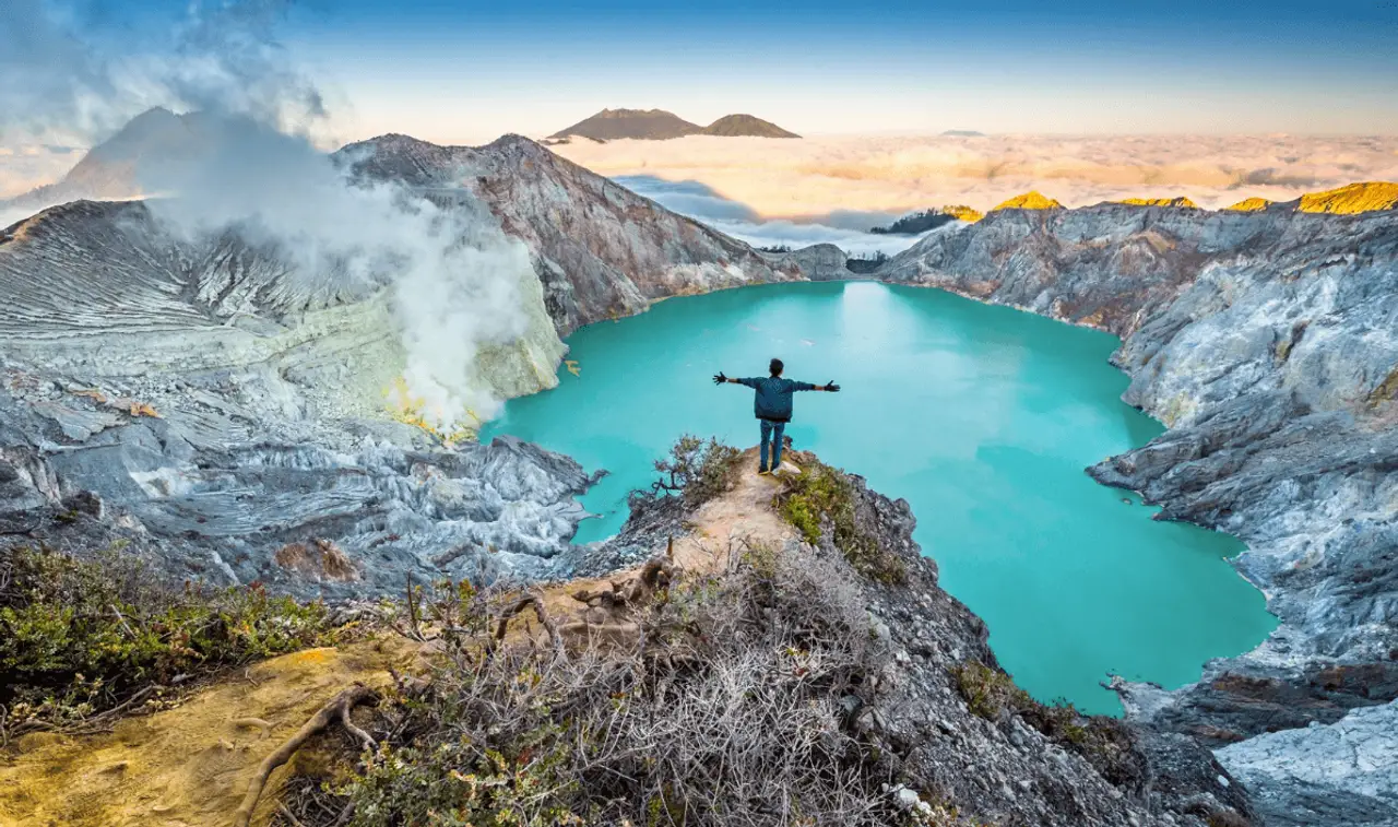 volcan-ijen-souffre